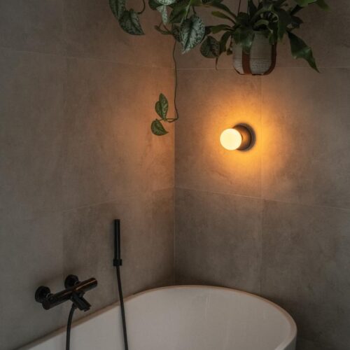 Alternative view of Bee Black Smoked Wireless Wall Light van Humble Lights