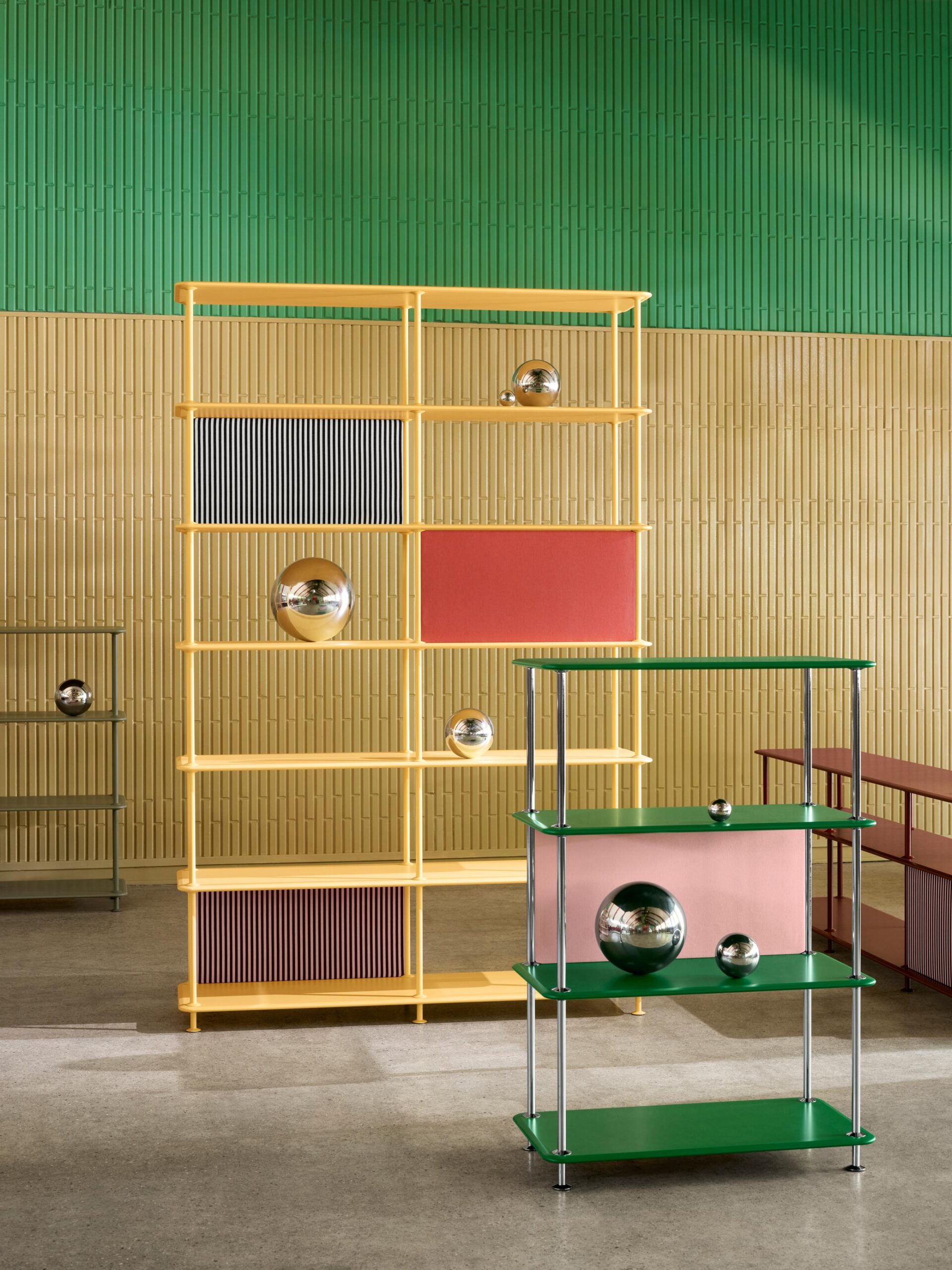 Free 300000 stellingkast van Montana Furniture