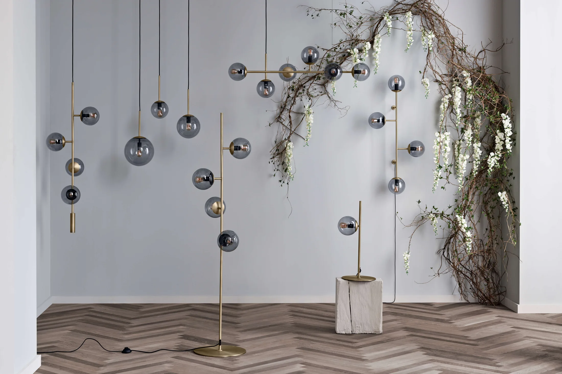 Orb vloerlamp Messing van Bolia - Afbeelding 2