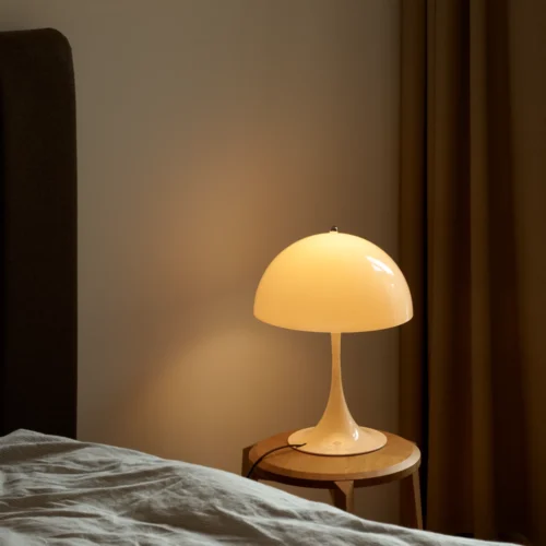 Panthella Tafel 320 van Louis Poulsen