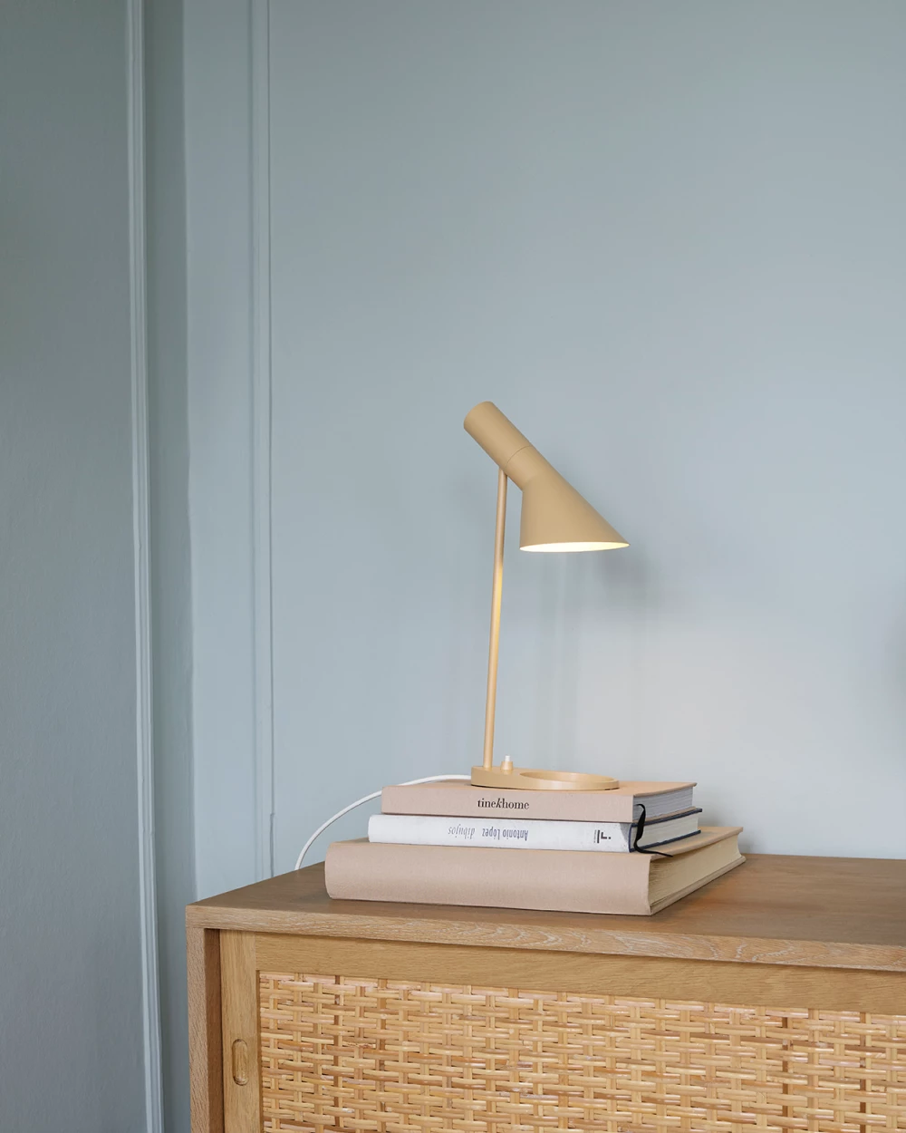 Louis Poulsen AJ Mini tafellamp Sand - Voorraadmodel