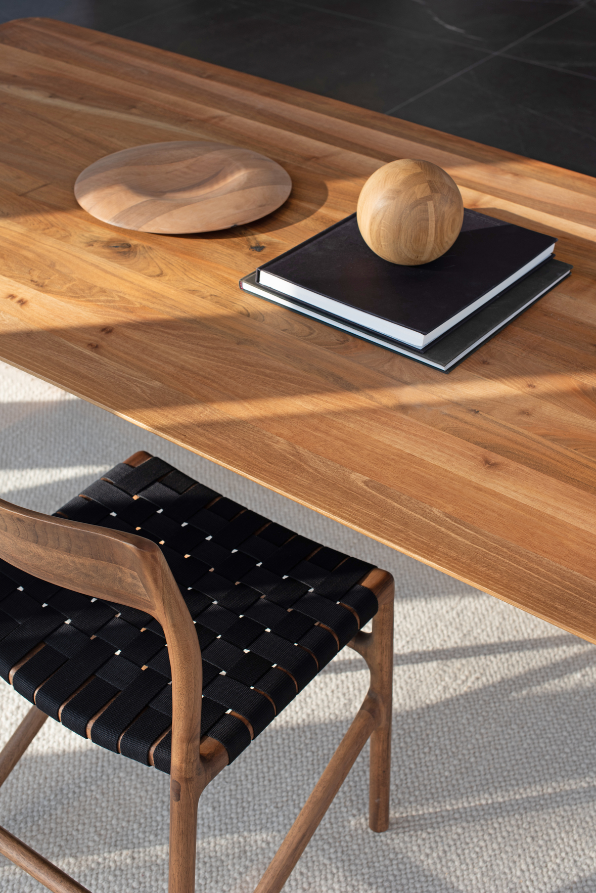 Gazzda Tink Table massief notenhout - Afbeelding 4